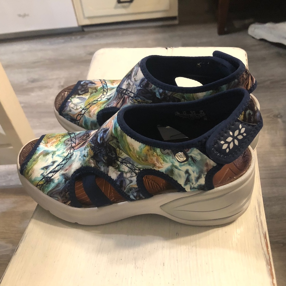 Zees Comfortable Athlesiure Wedge Sandals